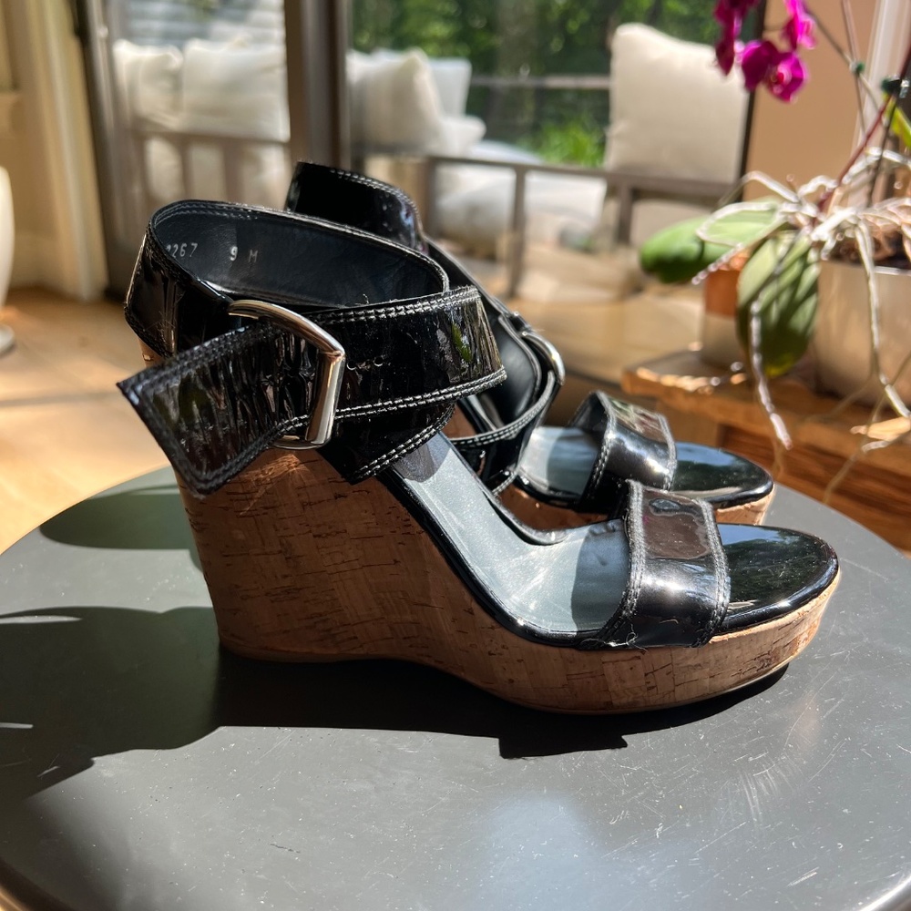 Stuart Weitzman Strappy Black Patent Leather Heeled Sandals - size 9 1/2